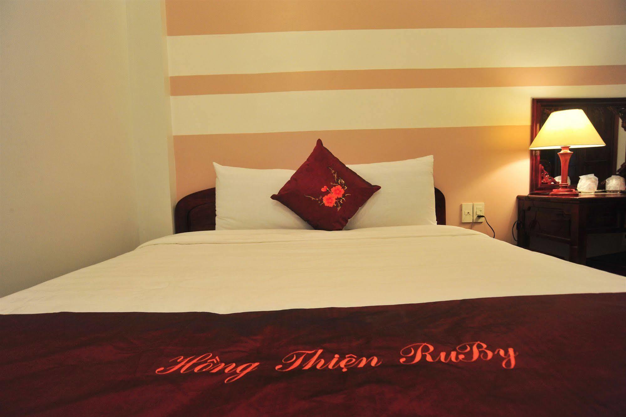 הואה Hong Thien Ruby Hotel מראה חיצוני תמונה